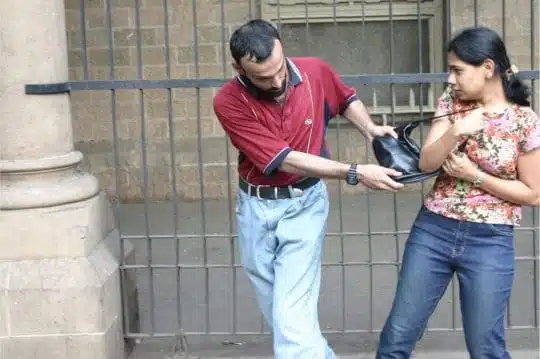 Women's self defence move